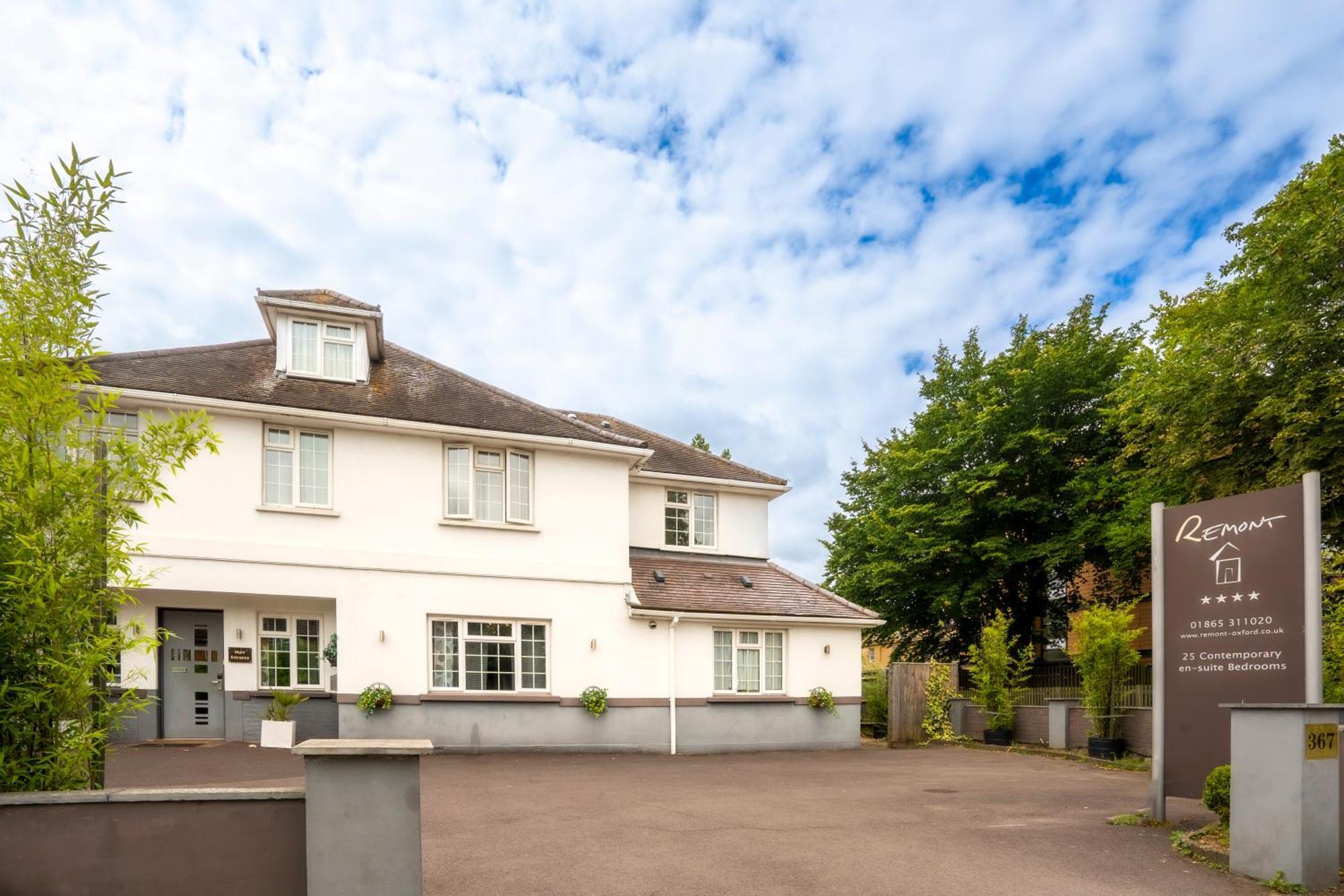Remont Oxford Hotel Exterior photo